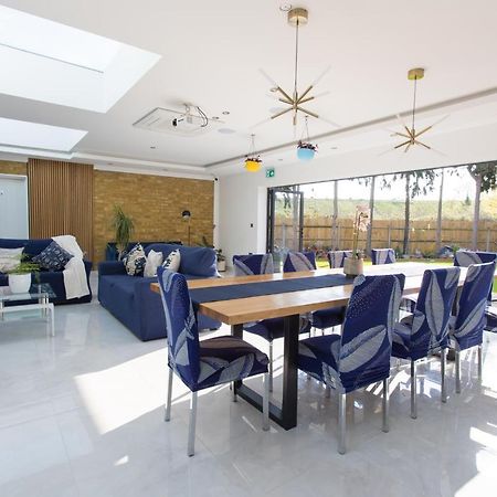 Legoland Heathrow Windsor Apartment Hotel 슬라우 외부 사진