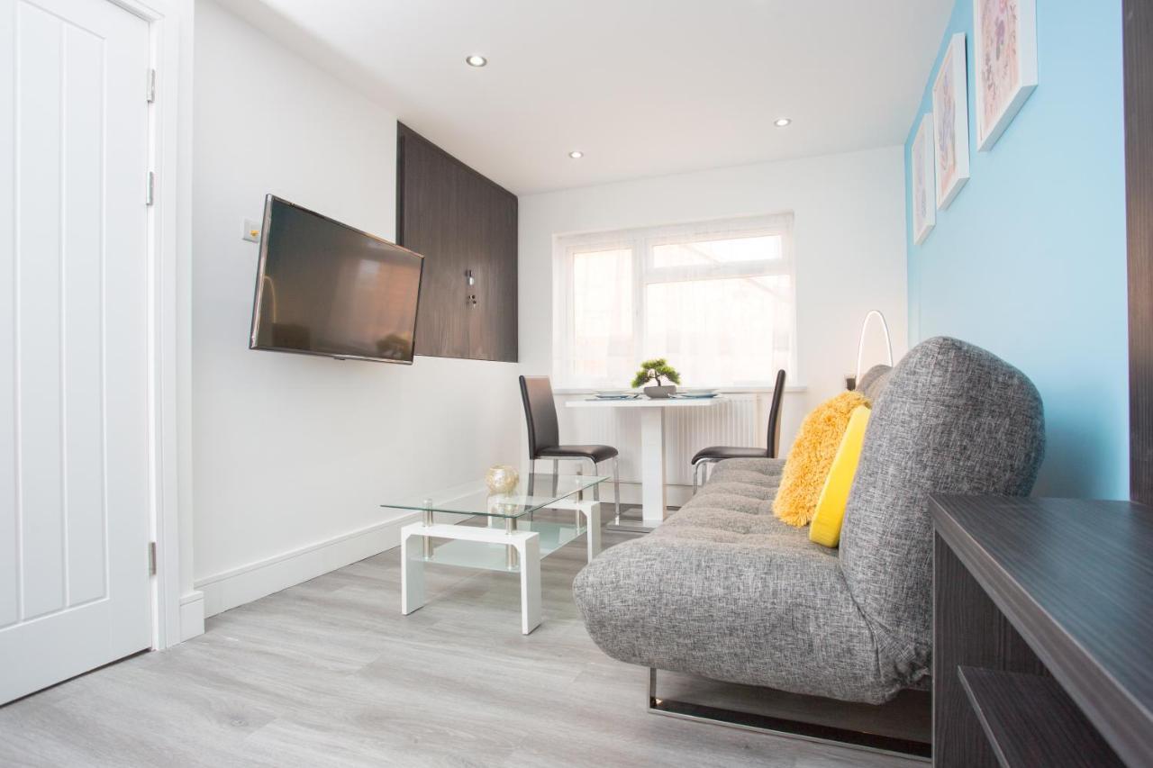 Legoland Heathrow Windsor Apartment Hotel 슬라우 외부 사진