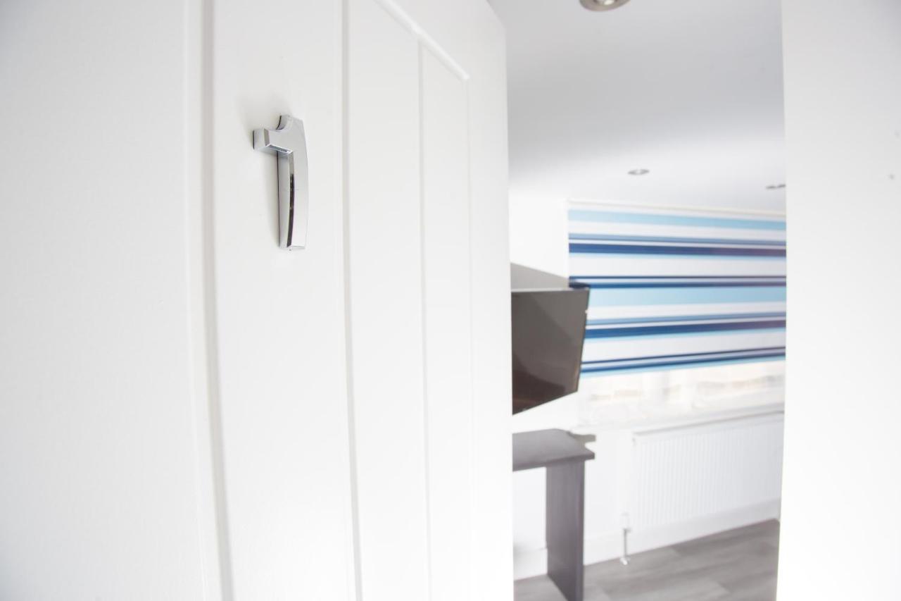 Legoland Heathrow Windsor Apartment Hotel 슬라우 외부 사진