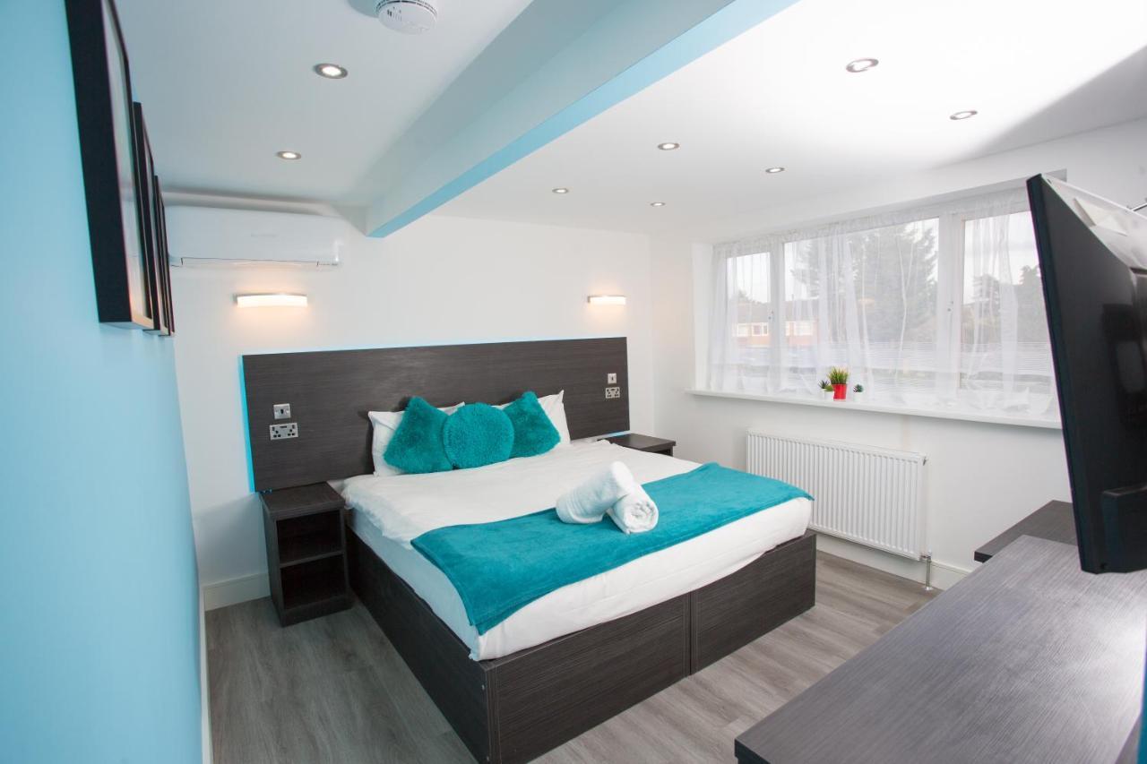 Legoland Heathrow Windsor Apartment Hotel 슬라우 외부 사진
