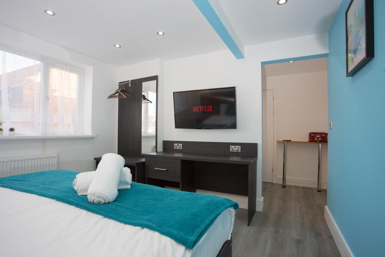 Legoland Heathrow Windsor Apartment Hotel 슬라우 외부 사진