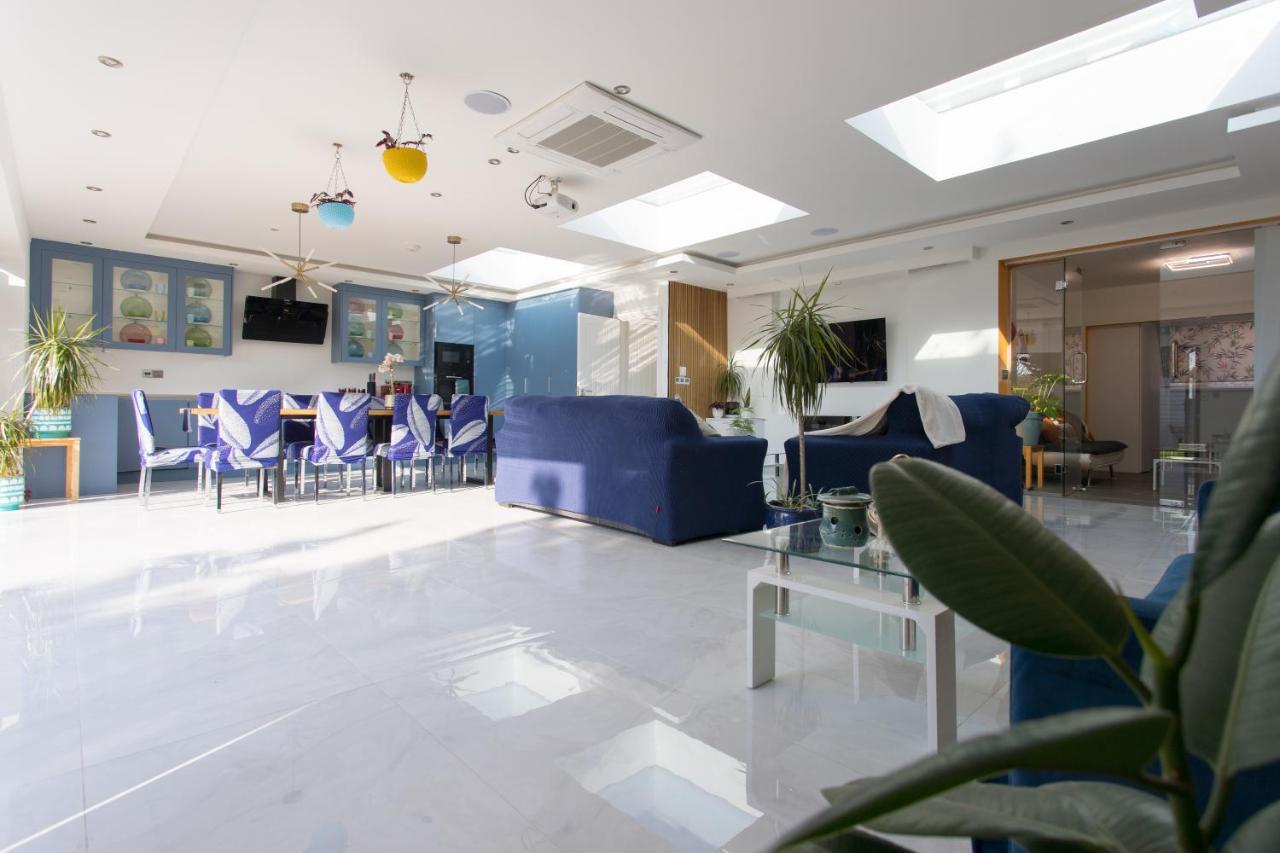 Legoland Heathrow Windsor Apartment Hotel 슬라우 외부 사진