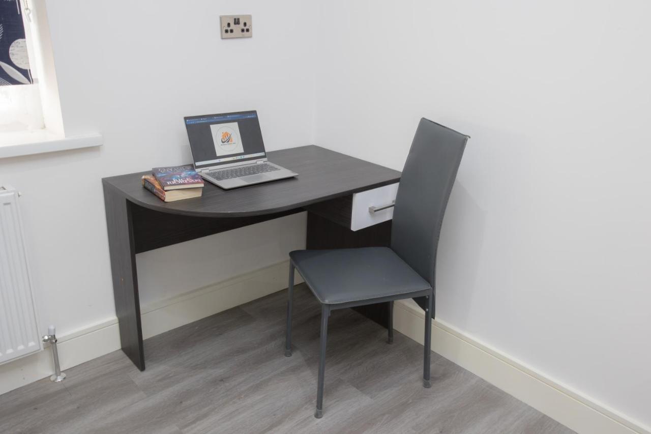 Legoland Heathrow Windsor Apartment Hotel 슬라우 외부 사진