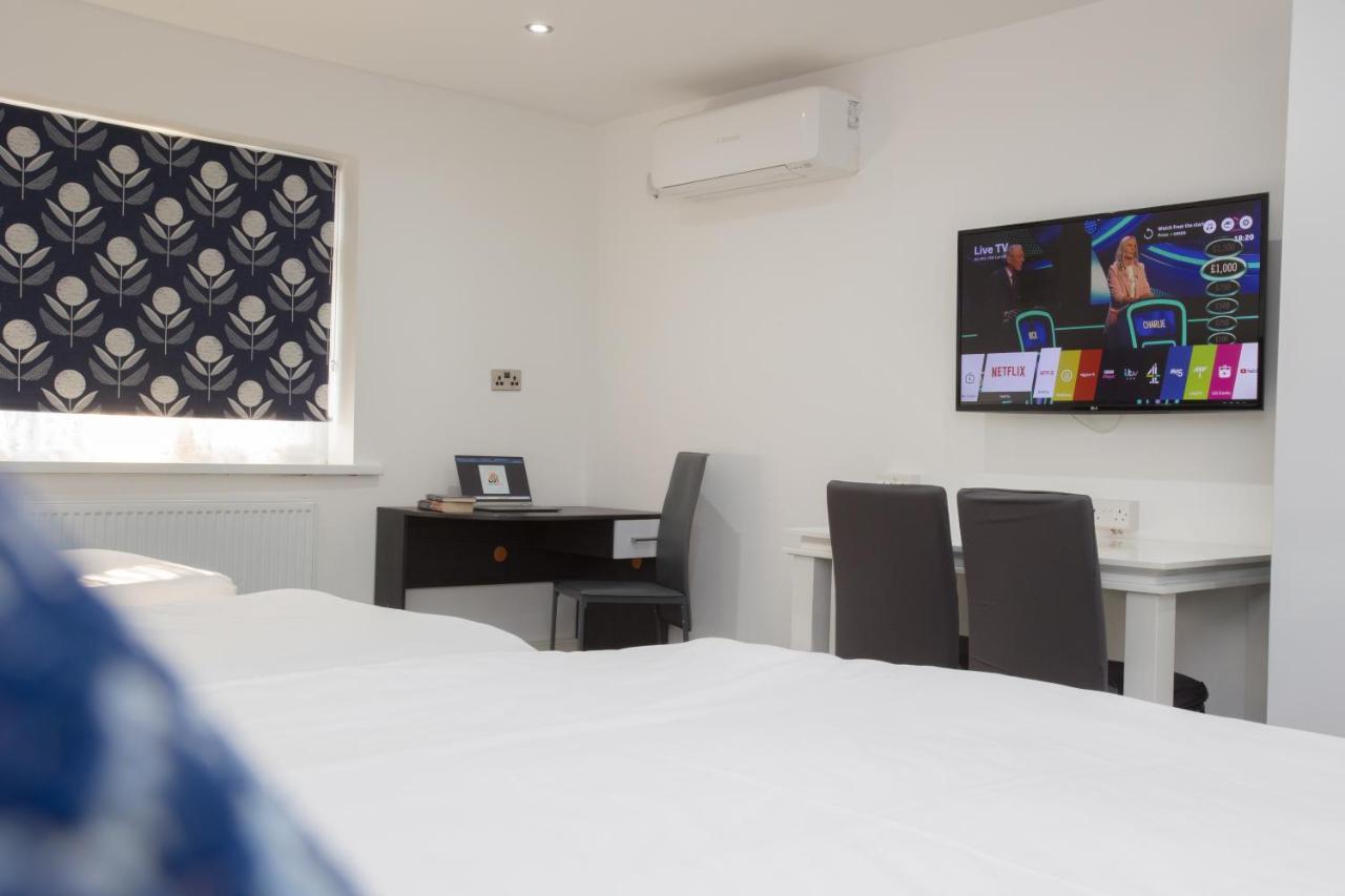 Legoland Heathrow Windsor Apartment Hotel 슬라우 외부 사진