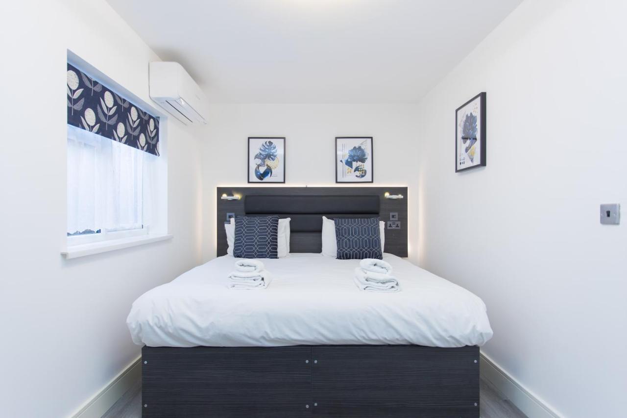 Legoland Heathrow Windsor Apartment Hotel 슬라우 외부 사진