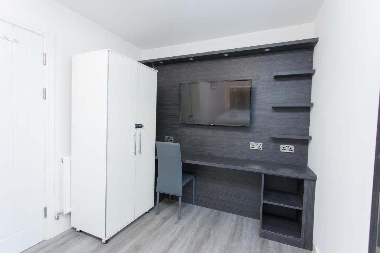 Legoland Heathrow Windsor Apartment Hotel 슬라우 외부 사진